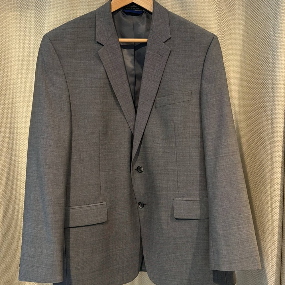PTP 25 inches length 32 inches 70% wall 30% polyesterL 42R gray jacket